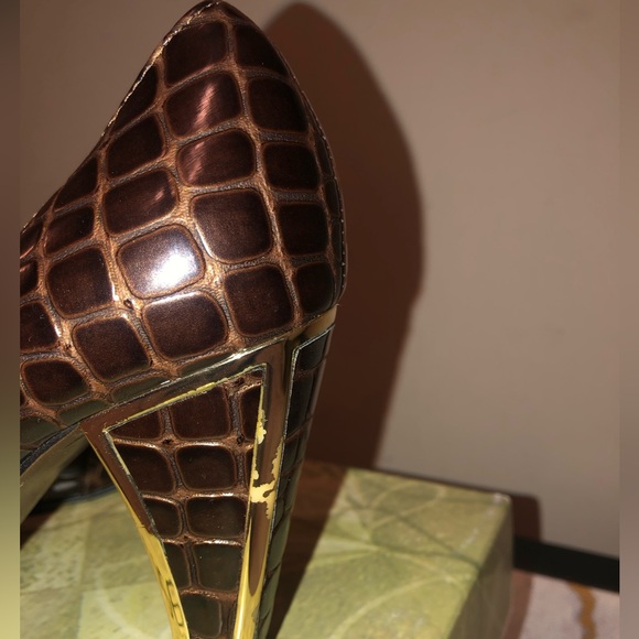 J Renee Matte Croc; nice and classy for the workplace; very comfortable - Picture 10 of 14